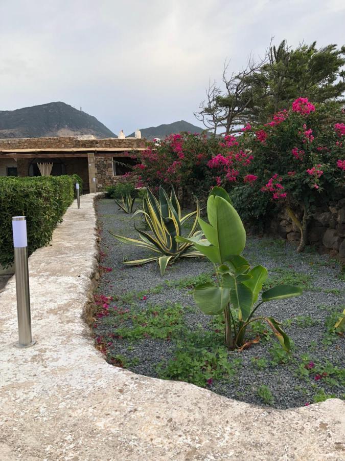 Villa Dammuso Rekhale à Scauri  Extérieur photo